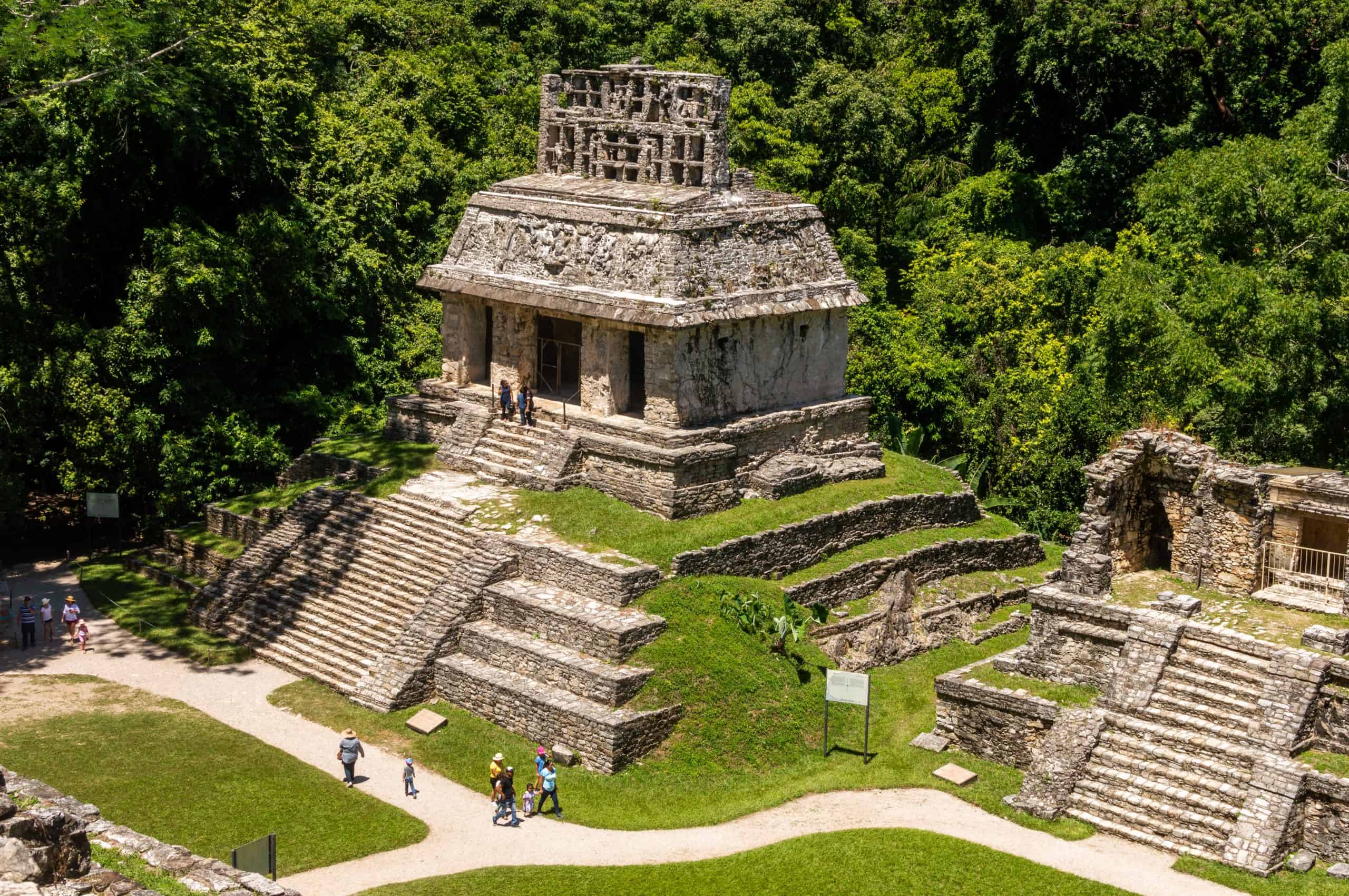 How To Get From Bacalar To Palenque By Bus - All Possible Ways, cheapest way from Bacalar to Palenque, Bacalar to Palenque, ado bus from Bacalar to Palenque, AU Autobuses unidos bus from Bacalar to Palenque, shared van from Bacalar to Palenque, Colectivo from Bacalar to Palenque, Uber from Bacalar to Palenque, taxi from Bacalar to Palenque