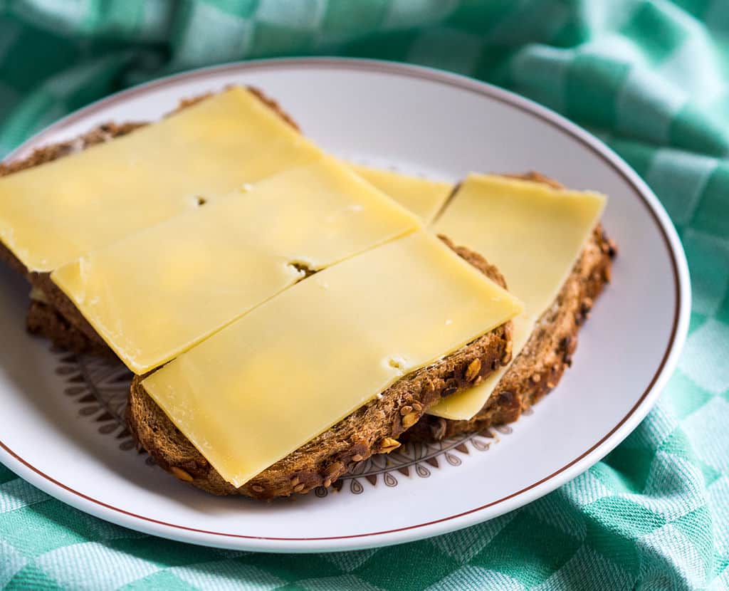 Boterham-oude-kaas-Traditional-Dutch-breakfast, Dutch Breakfast - 35 Best Breakfast in  Netherlands and Traditional Dutch Breakfast