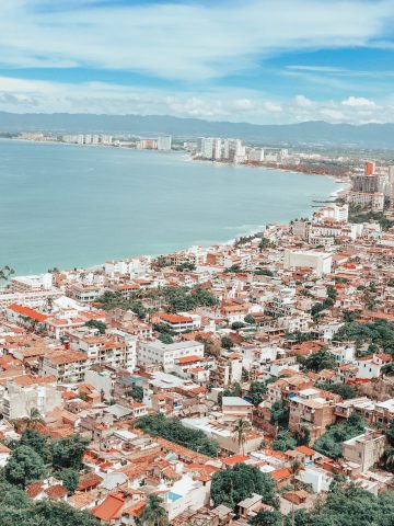 How To Get From Guadalajara to Puerto Vallarta By Bus - All Possible Ways, cheapest way from Guadalajara to Puerto Vallarta, Guadalajara to Puerto Vallarta, primera plus bus from Guadalajara to Puerto Vallarta, FUTURA bus from Guadalajara to Puerto Vallarta, ado bus from Guadalajara to Puerto Vallarta, shared van from Guadalajara to Puerto Vallarta, Colectivo from Guadalajara to Puerto Vallarta, Uber from Guadalajara to Puerto Vallarta, taxi from Guadalajara to Puerto Vallarta, Guadalajara to Puerto Vallarta by plane