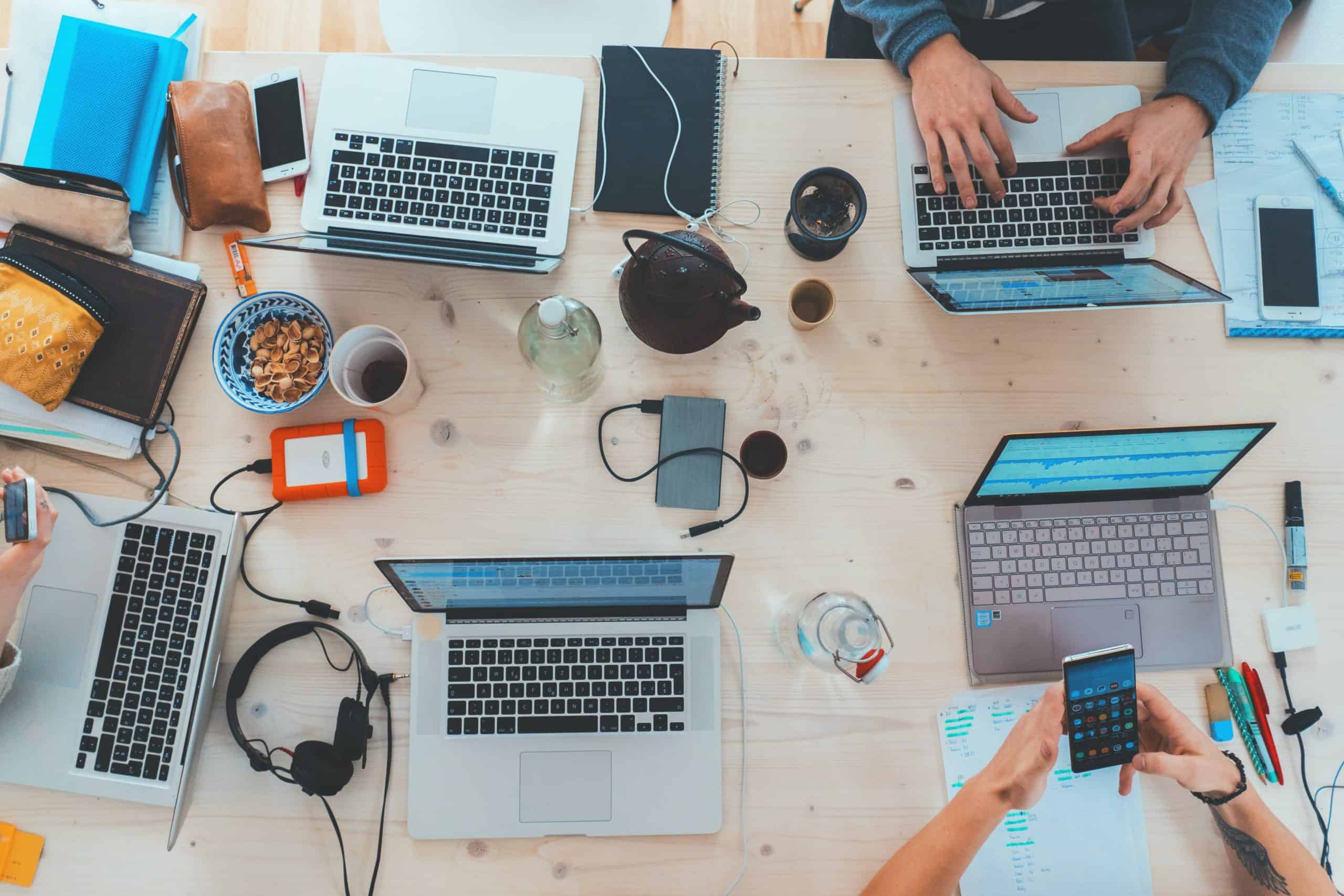 11 How To Make Money While Traveling - Remote Jobs While Traveling