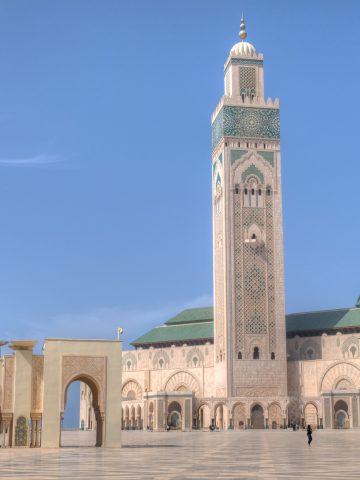 How To Get From Agadir to Casablanca Airport Best Way, Agadir to Casablanca Airport, cheapest way from Agadir to Casablanca Airport, best way from Agadir to Casablanca Airport, Agadir to Casablanca by bus, bus from Agadir to Casablanca Airport, taxi from Agadir to Casablanca Airport, private transfer from Agadir to Casablanca Airport, Shared Van from Agadir to Casablanca, rent a car at Agadir, train from Agadir to Casablanca,