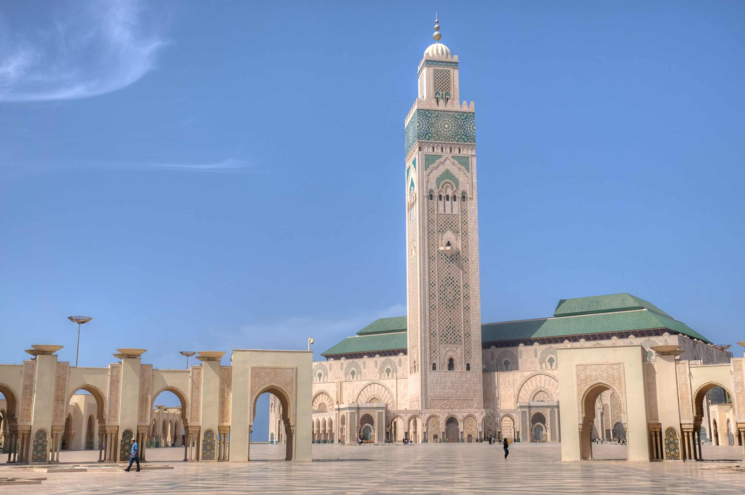 How To Get From Agadir to Casablanca Airport Best Way, Agadir to Casablanca Airport, cheapest way from Agadir to Casablanca Airport, best way from Agadir to Casablanca Airport, Agadir to Casablanca by bus, bus from Agadir to Casablanca Airport, taxi from Agadir to Casablanca Airport, private transfer from Agadir to Casablanca Airport, Shared Van from Agadir to Casablanca, rent a car at Agadir, train from Agadir to Casablanca,