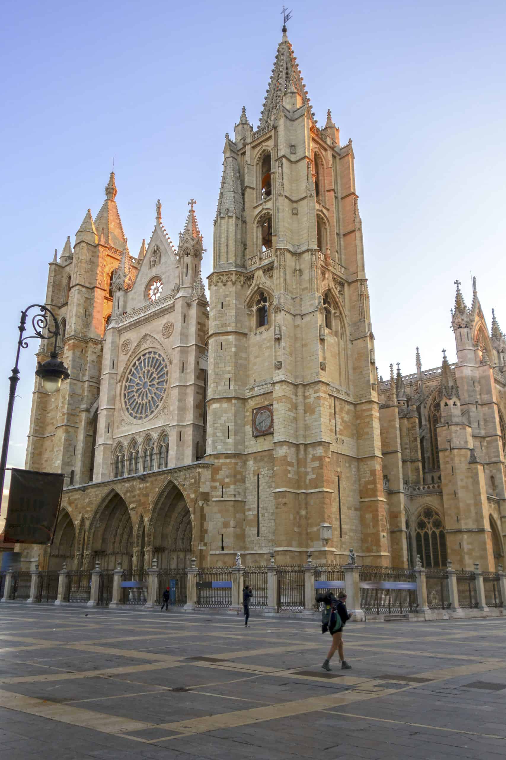 Leon, A Comprehensive Guide to the Camino Francés Route