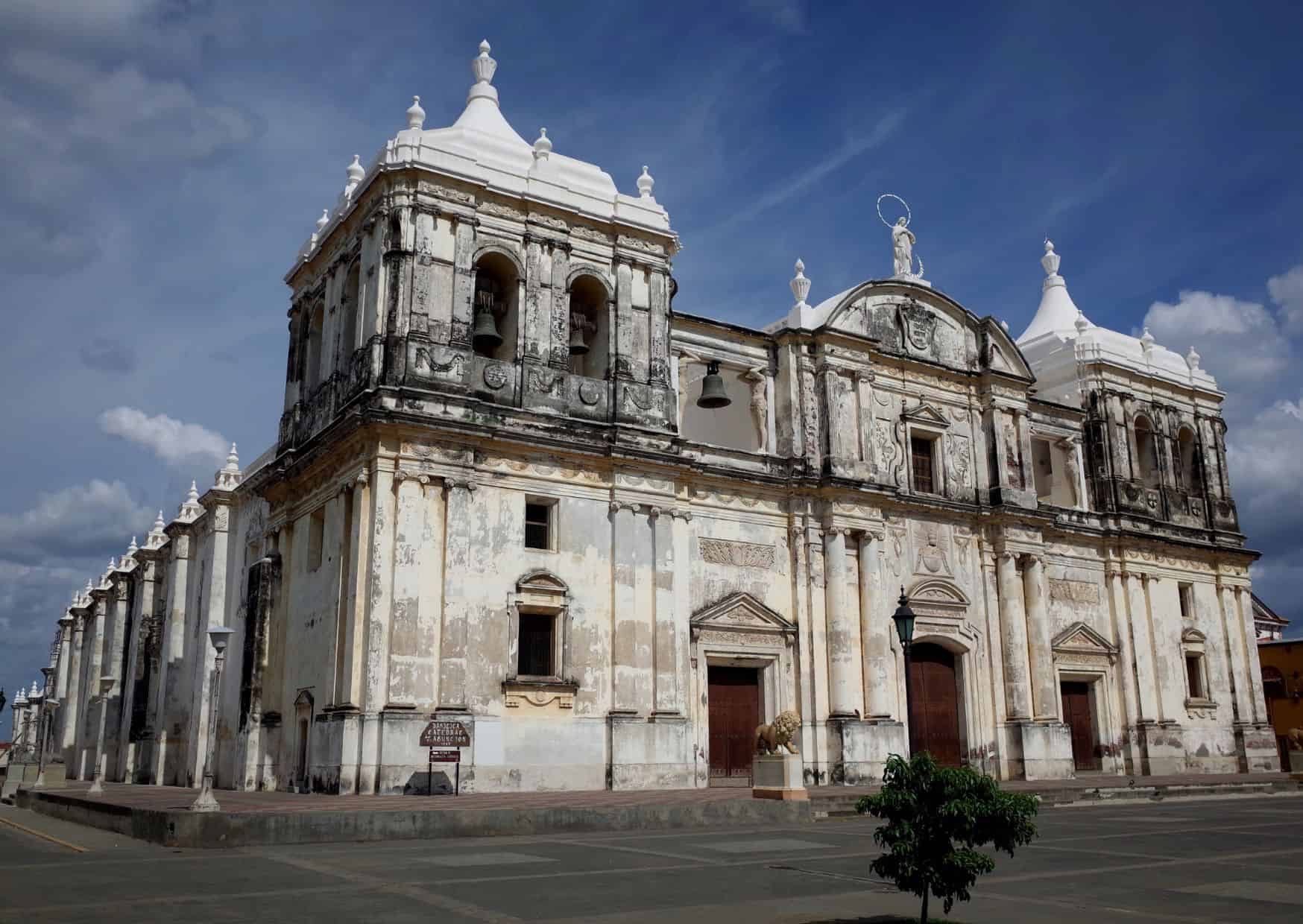 How To Get From Managua Airport to Leon Best Way, cheapest way from Managua Airport to Leon, cheapest way from Managua to Leon, Managua Airport to Leon, Managua to Leon, bus from Managua Airport to Leon, taxi from Managua Airport to Leon, Uber from Managua Airport to Leon, Cabify from Managua Airport to Leon
