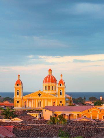 12 Most Beautiful And Best Cities For Living With Less Than $2000 USD, How To Get From Leon to Granada Best Way, cheapest way from Leon to Granada, Leon to Granada, bus from Leon to Granada, taxi from Leon to Granada, Uber from Leon to Granada, Cabify from Leon to Granada