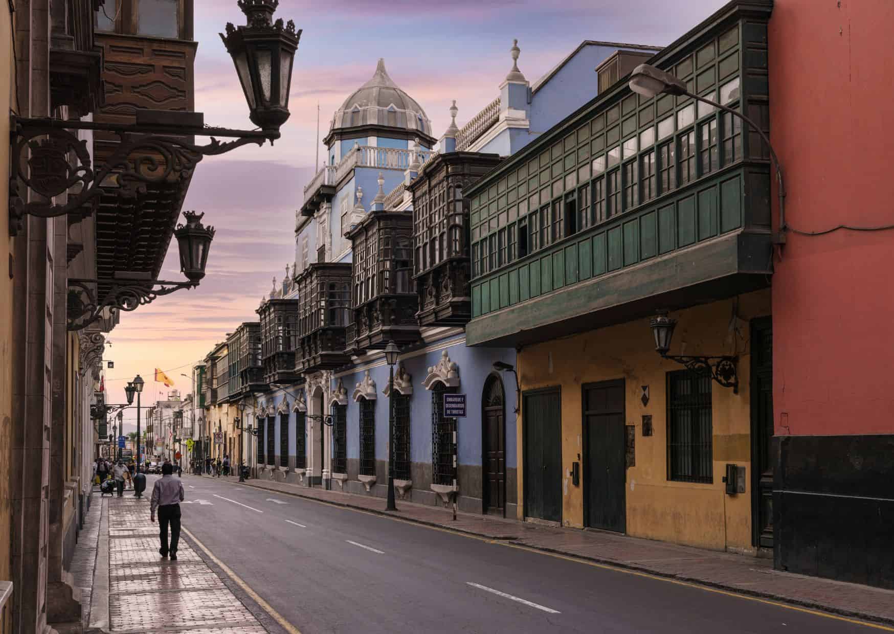 How To Get From Arequipa to Lima Airport Best Way, Arequipa to Lima Airport, cheapest way from Arequipa to Lima, Arequipa to Lima, bus from Arequipa to Lima, by plane from Arequipa to Lima, best way from Arequipa to Lima, taxi from Arequipa to Lima