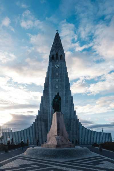 Walk around Iceland and see the Hallgrimskirkja church for your Iceland Itinerary Day 1
