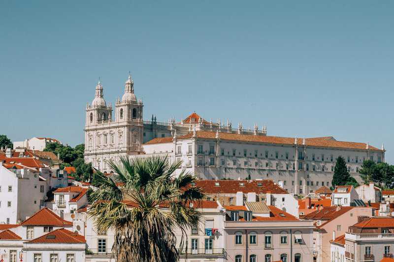 Alfama, Lisbonne, Portugal - Comparing Lisbon vs Portugal 
