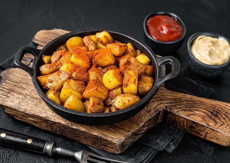 15 Reasons For Americans to Move to Spain, Digital Nomads in Barcelona: Everything You Need to Know, How to Make Patatas Bravas – Authentic Patatas Bravas (Recipe Guide)
