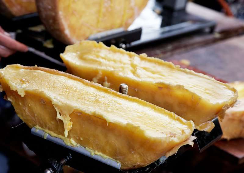 How to Make Cheese Bread – Authentic Cheese Bread (Recipe Guide) Tips and Calories