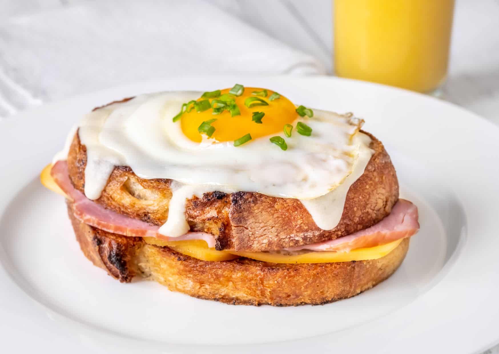 What Is the Difference Between Croque Madame Vs Croque Monsieur (Recipe Guide), How to Make Croque Madame - Authentic Croque Madame (Recipe Guide)