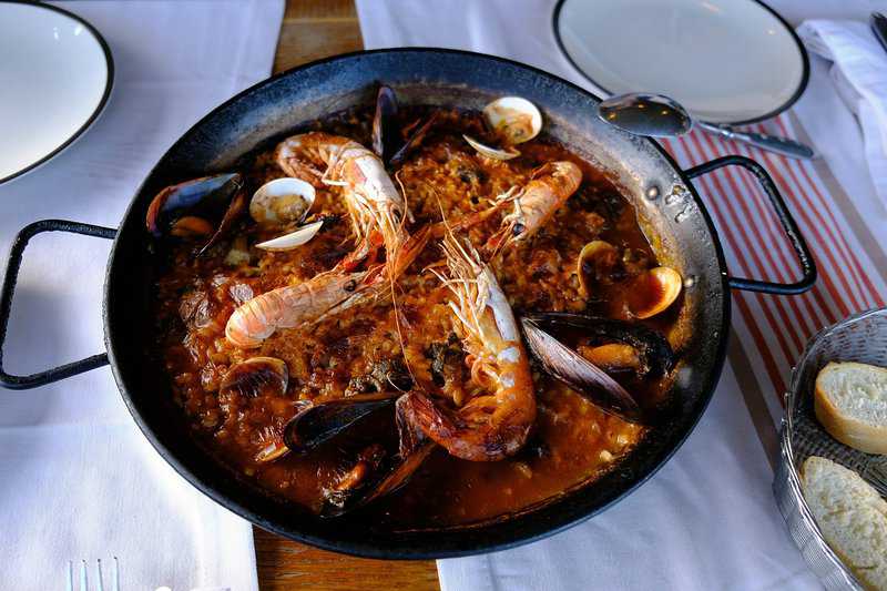 Paella in Barcelona scaled