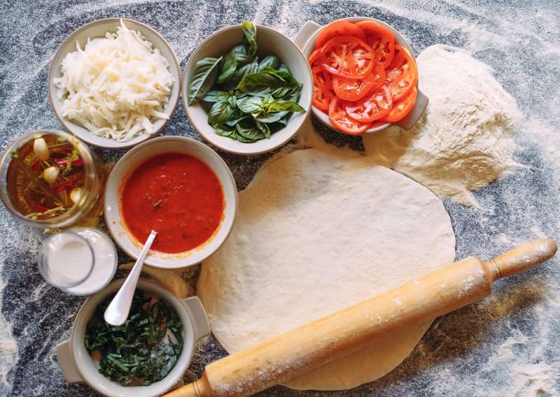 How To Make Pizza From Scratch (Recipe Guide) Tips and Calories