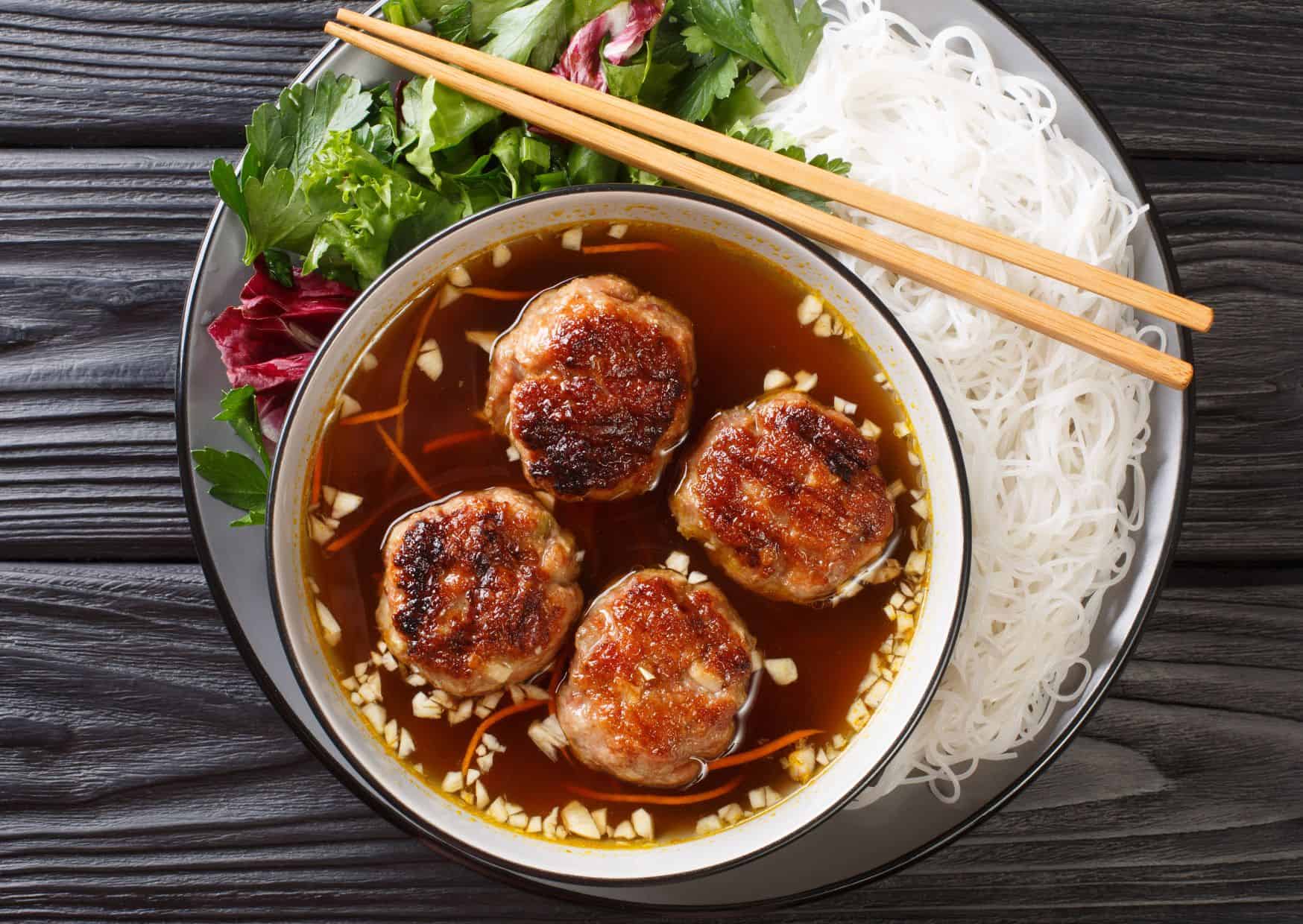 5 Most Popular Vietnamese Dishes (Recipe Guide) Tips And Calories, How To Make Bun Cha (Recipe Guide) Tips And Calories