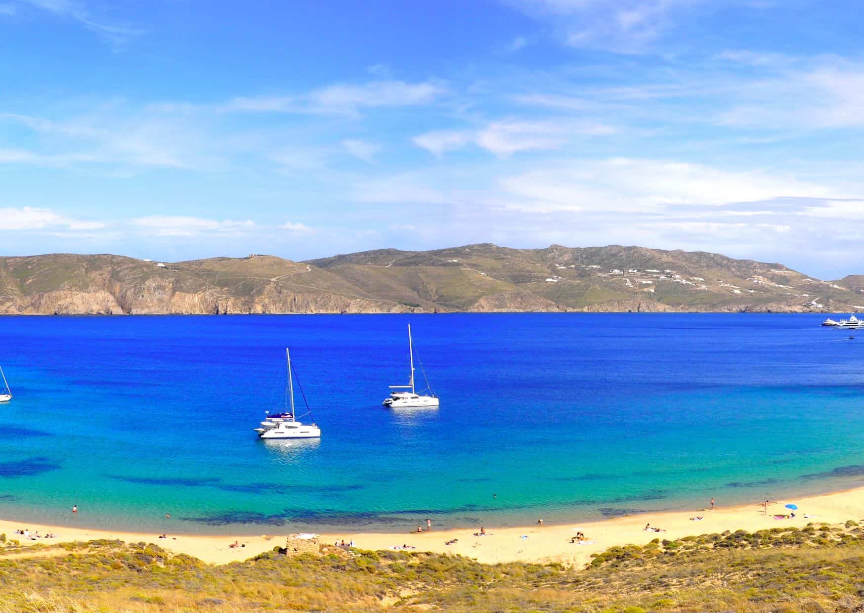 20 Top Bucket List Experiences For Your Next Year, How To Spend 3 Days in the Greek Islands Without Breaking the Bank