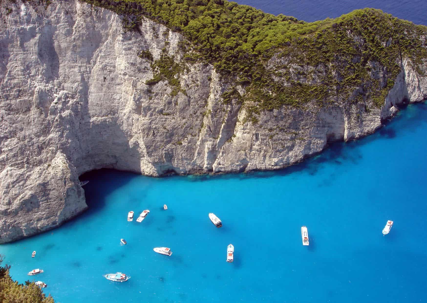 7 Tourist Traps to Avoid in Greek Islands And How To Avoid Them