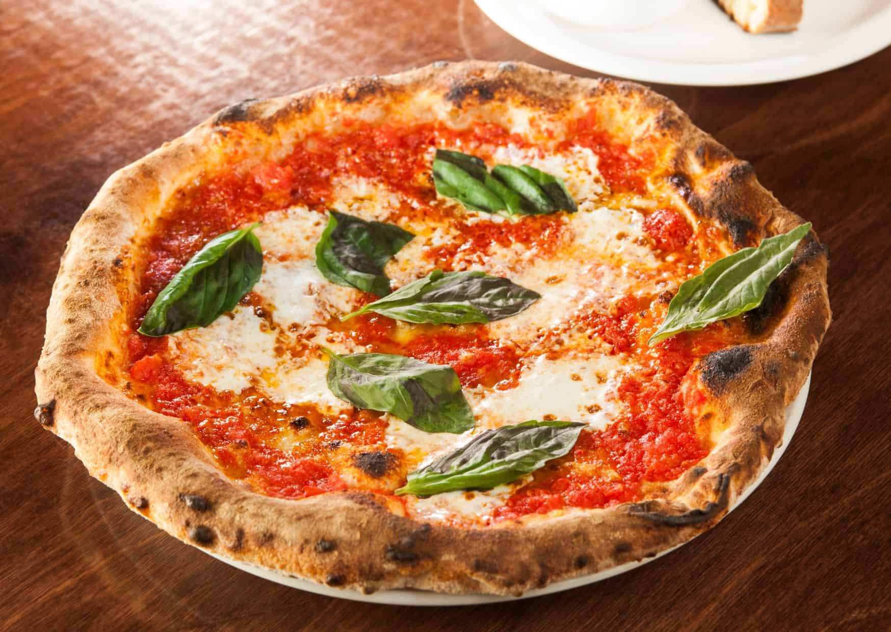 How To Make Margherita Pizza (Recipe Guide) Tips And Calories