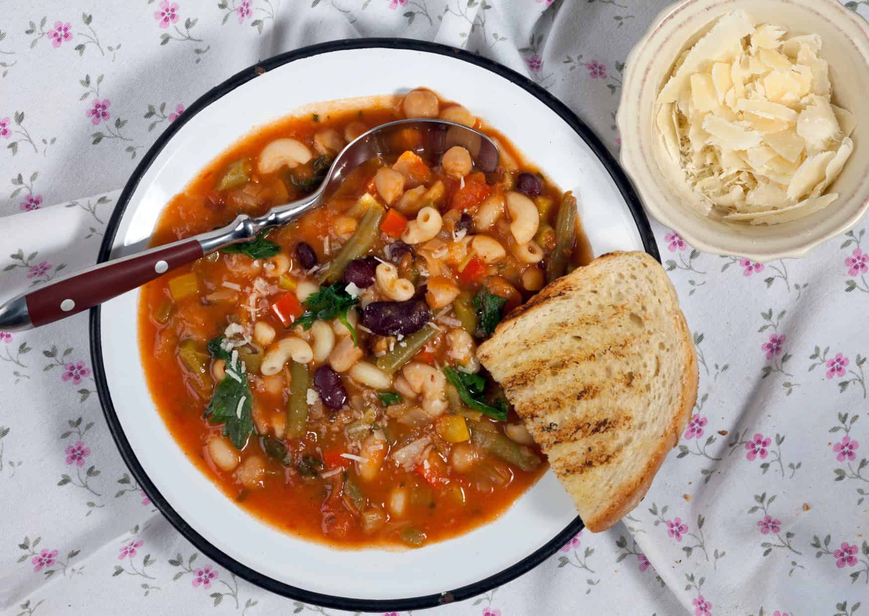 How To Make Homemade Sopa Minestrone (Recipe Guide)