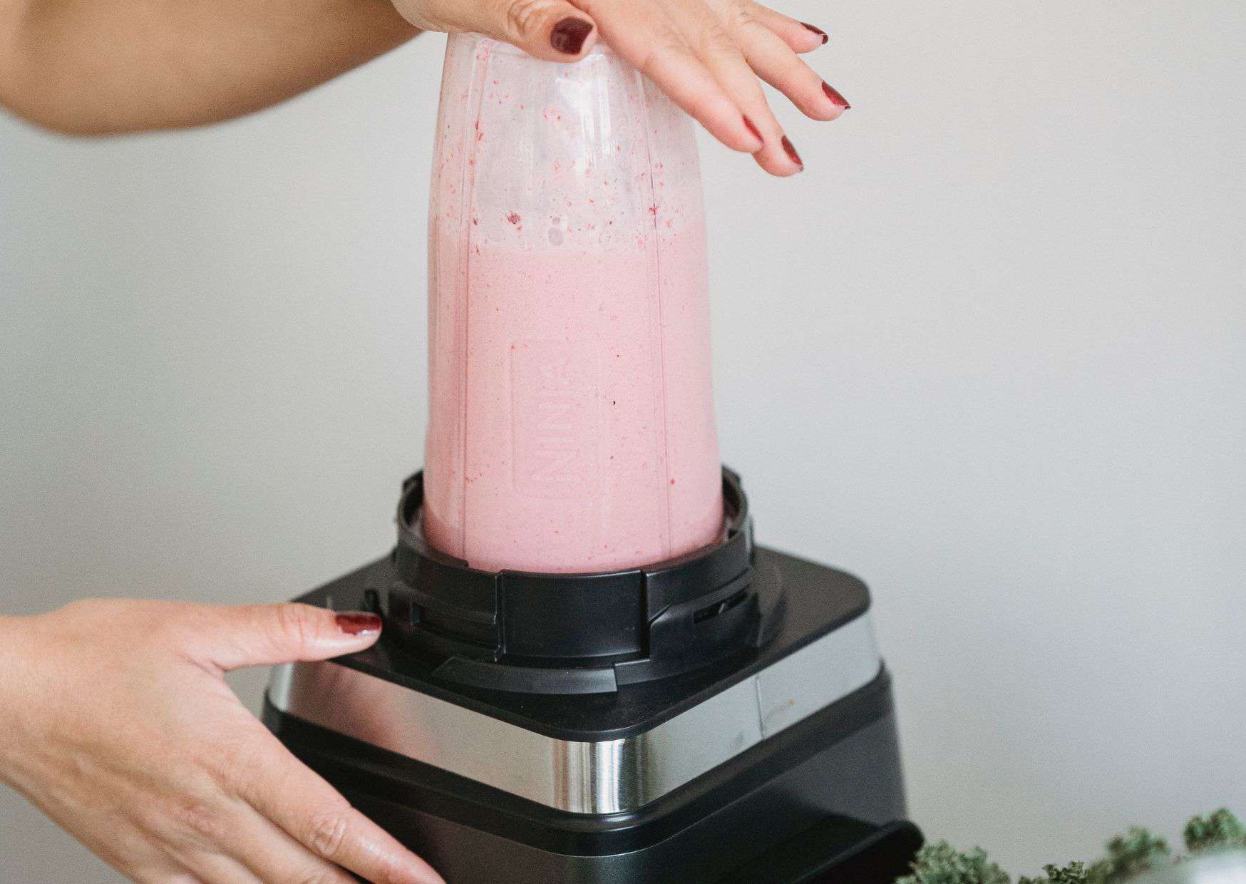 How To Make Strawberry Banana Smoothie (Recipe Guide) Tips And Calories