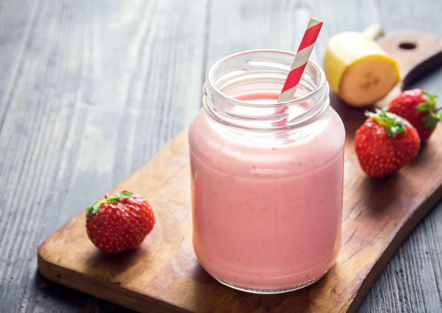 How To Make Strawberry Banana Smoothie (Recipe Guide) Tips And Calories