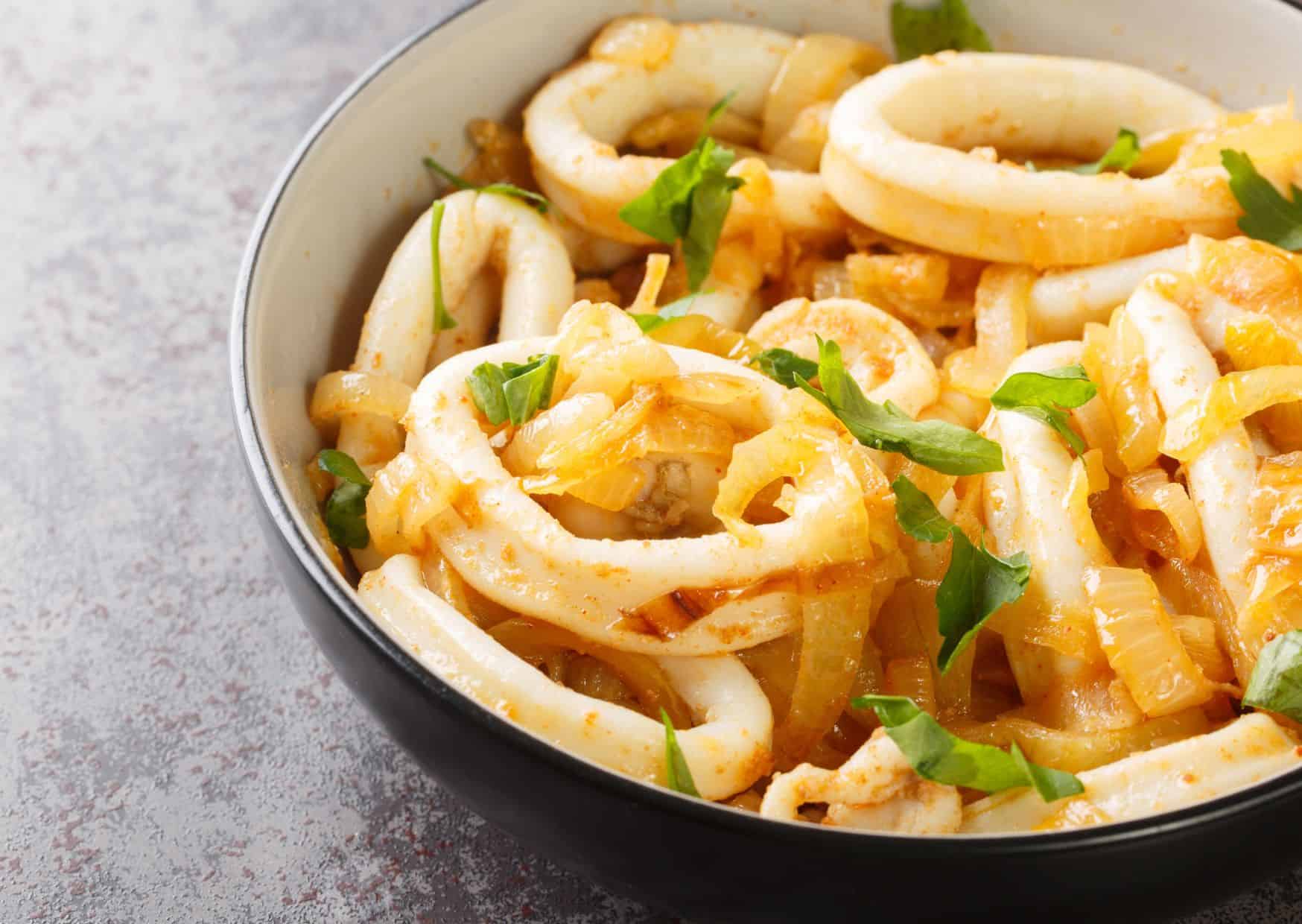 How To Make Calamares A la Romana Fried Calamari (Recipe Guide)