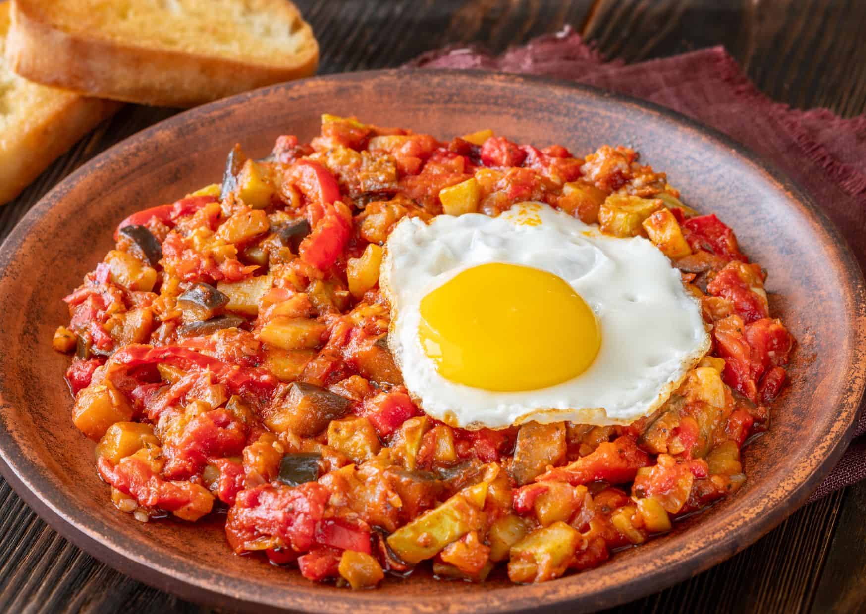 5 Delicious Food In Spain That Aren't So Popular As Paella, How To Make Pisto Spanish Ratatouille (Recipe Guide)