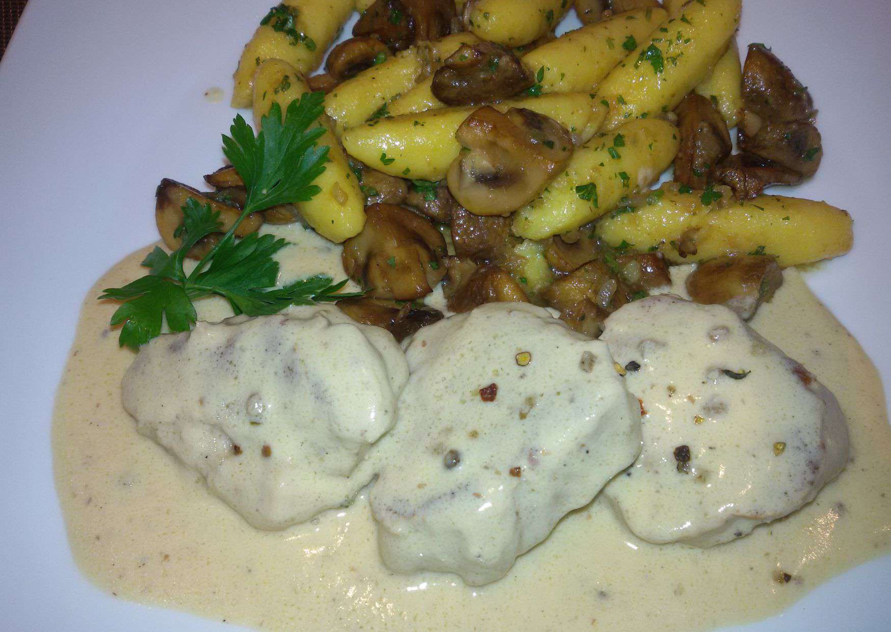 How To Make Homemade Zürcher Geschnetzeltes (Recipe Guide) Tips And Calories
