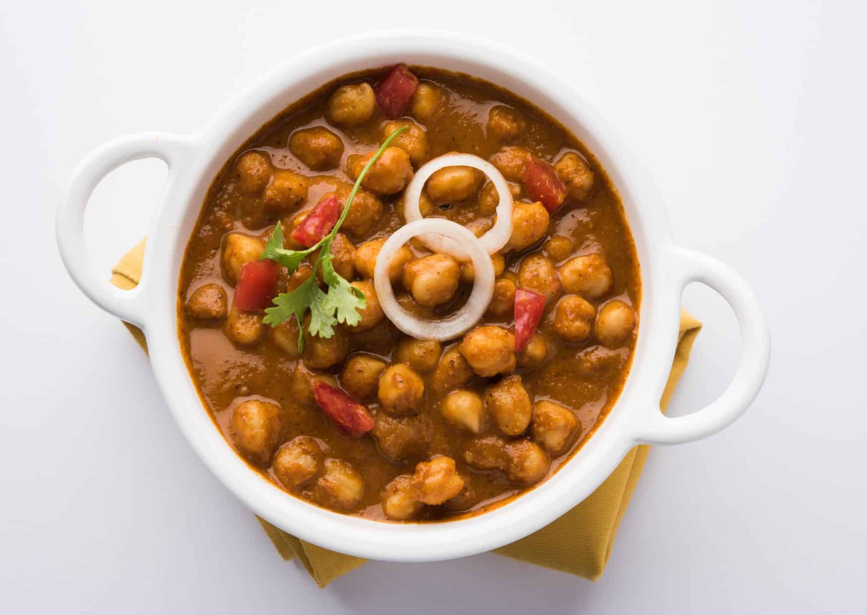 12 Vegetarian Recipes That Will Make You Forget About Meat (Recipe Guide), How To Make Chole Bhature Chickpea Curry (Recipe Guide)