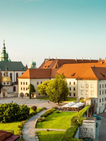 12 Most Beautiful And Best Cities For Living With Less Than $2000 USD, 7 Cheap European Destinations For Next Fall
