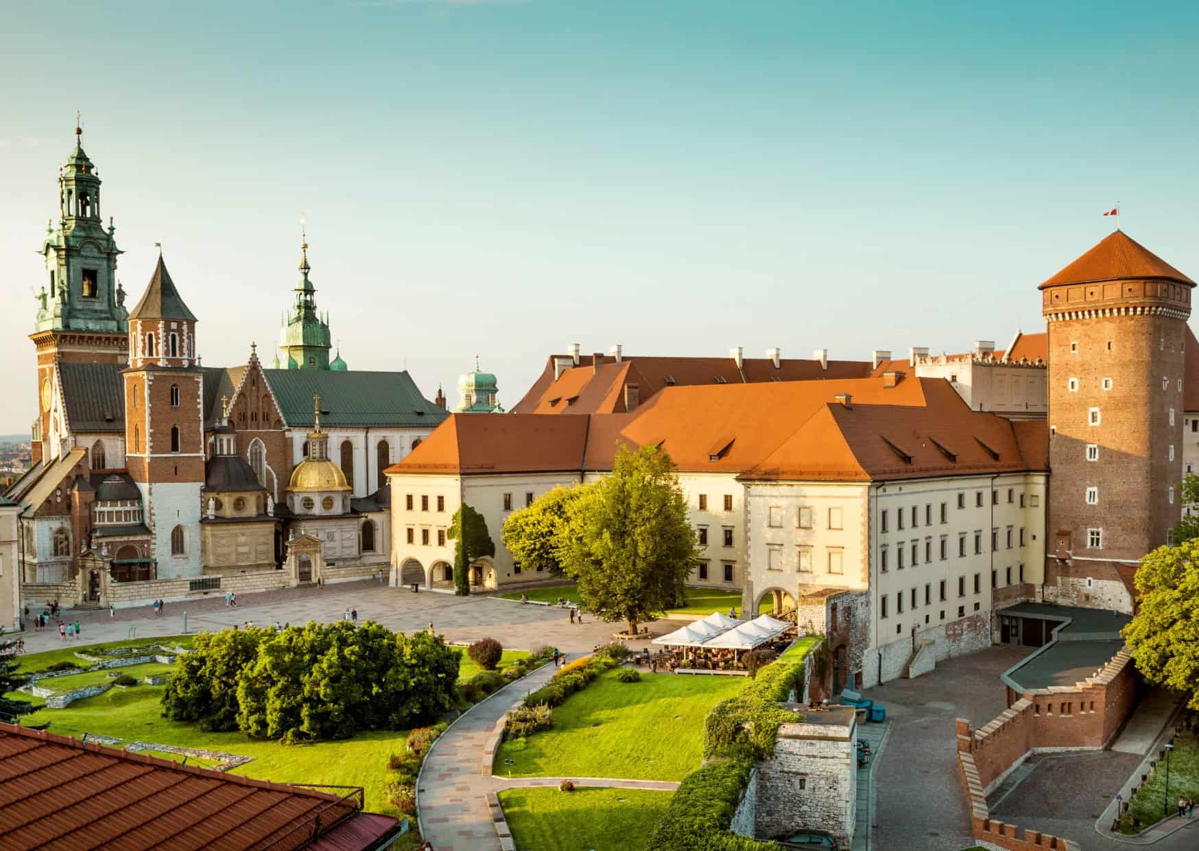 12 Most Beautiful And Best Cities For Living With Less Than $2000 USD, 7 Cheap European Destinations For Next Fall