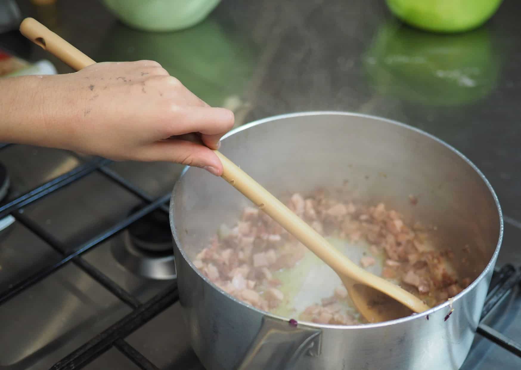 How to Make Homemade Tagliatelle al Ragù (Recipe Guide)