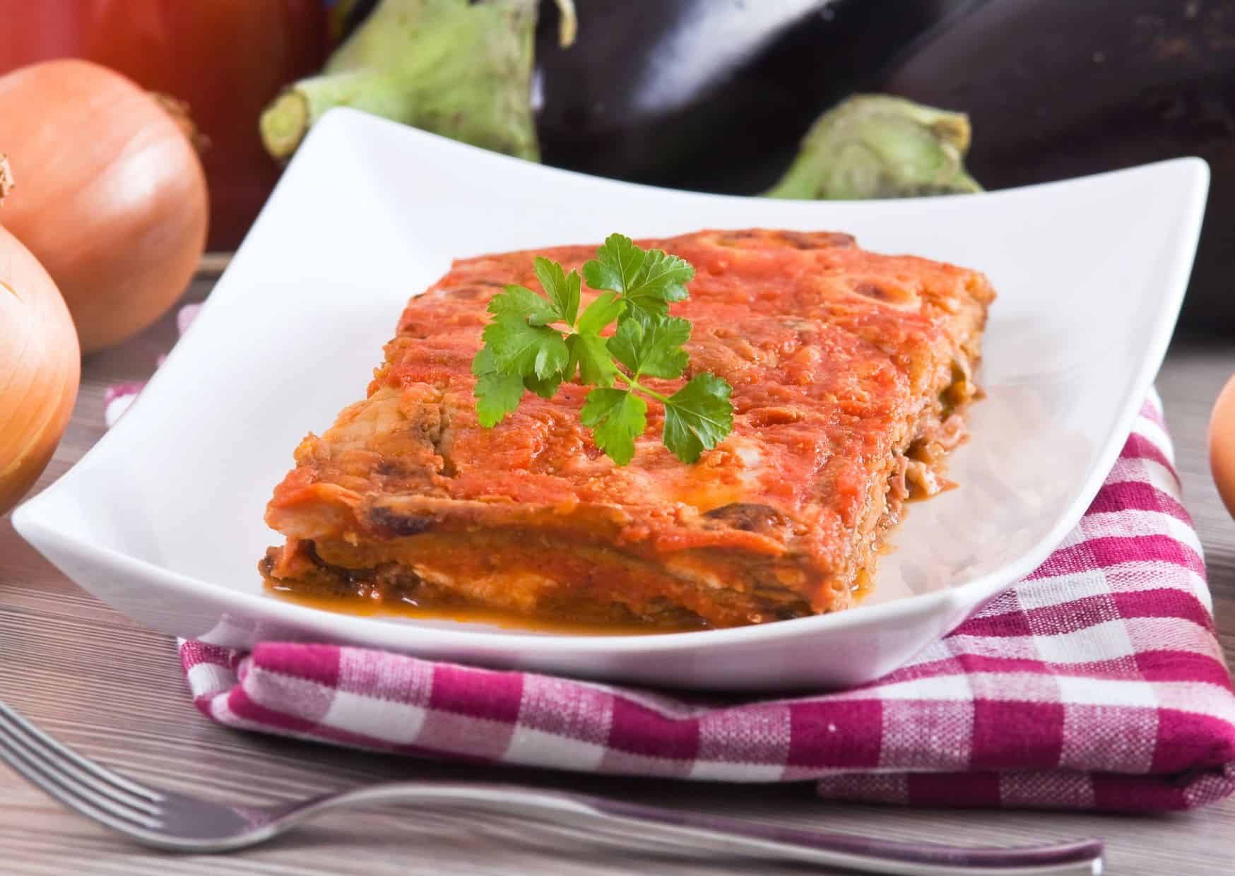 How To Make Homemade Eggplant Parmigiana (Recipe Guide)