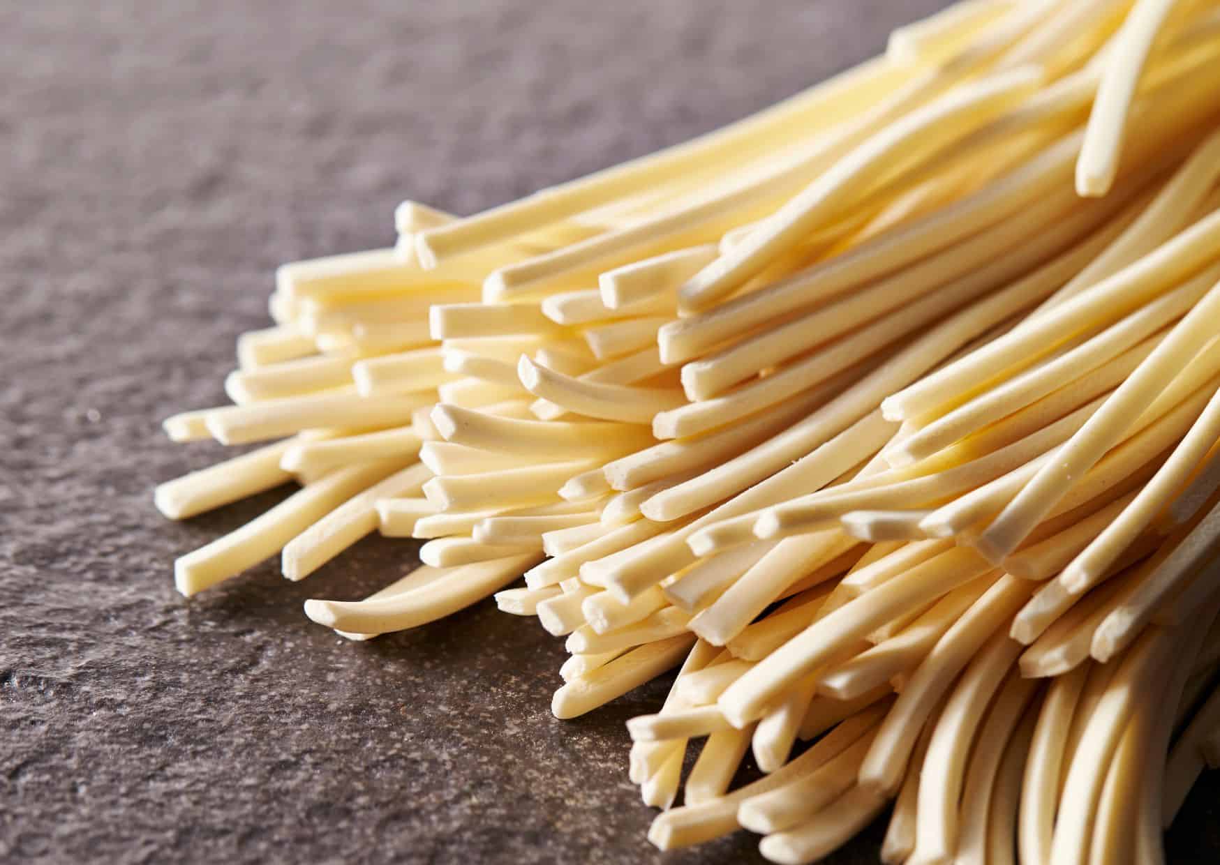 How to Make Homemade Udon Noodles (Recipe Guide)