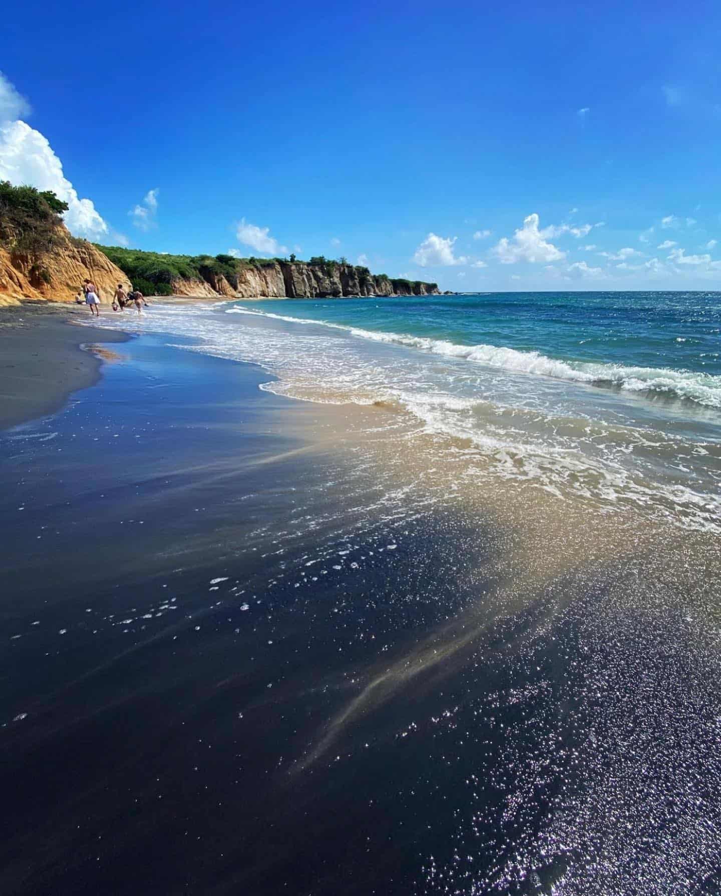 Playa con Negra Puerto Rico
