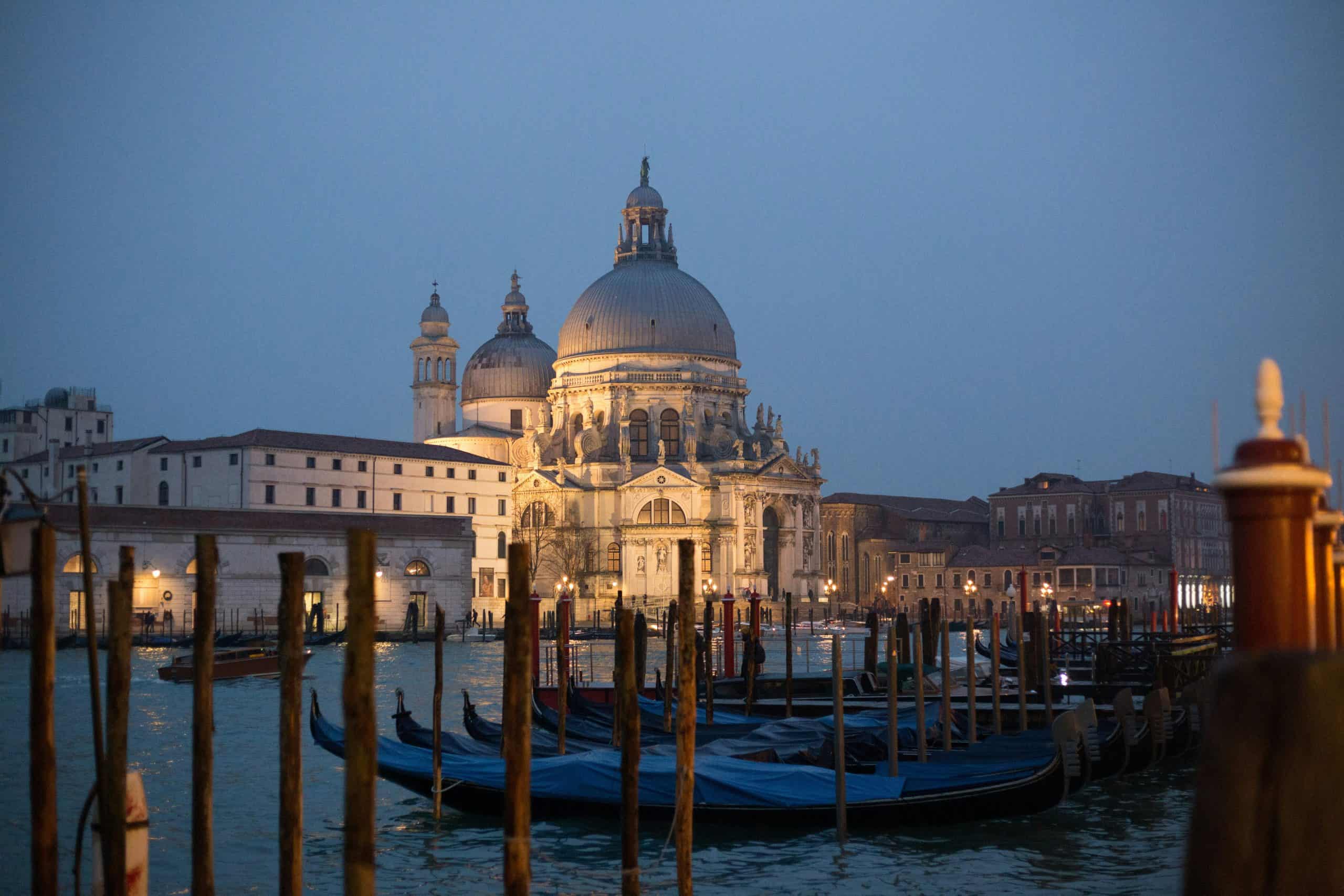 living in venice on a 2000 budget 3 scaled