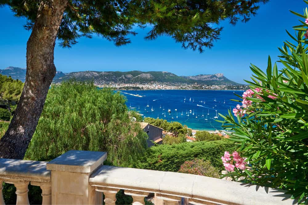 15 New Year's Resolutions for Travelers in 2025