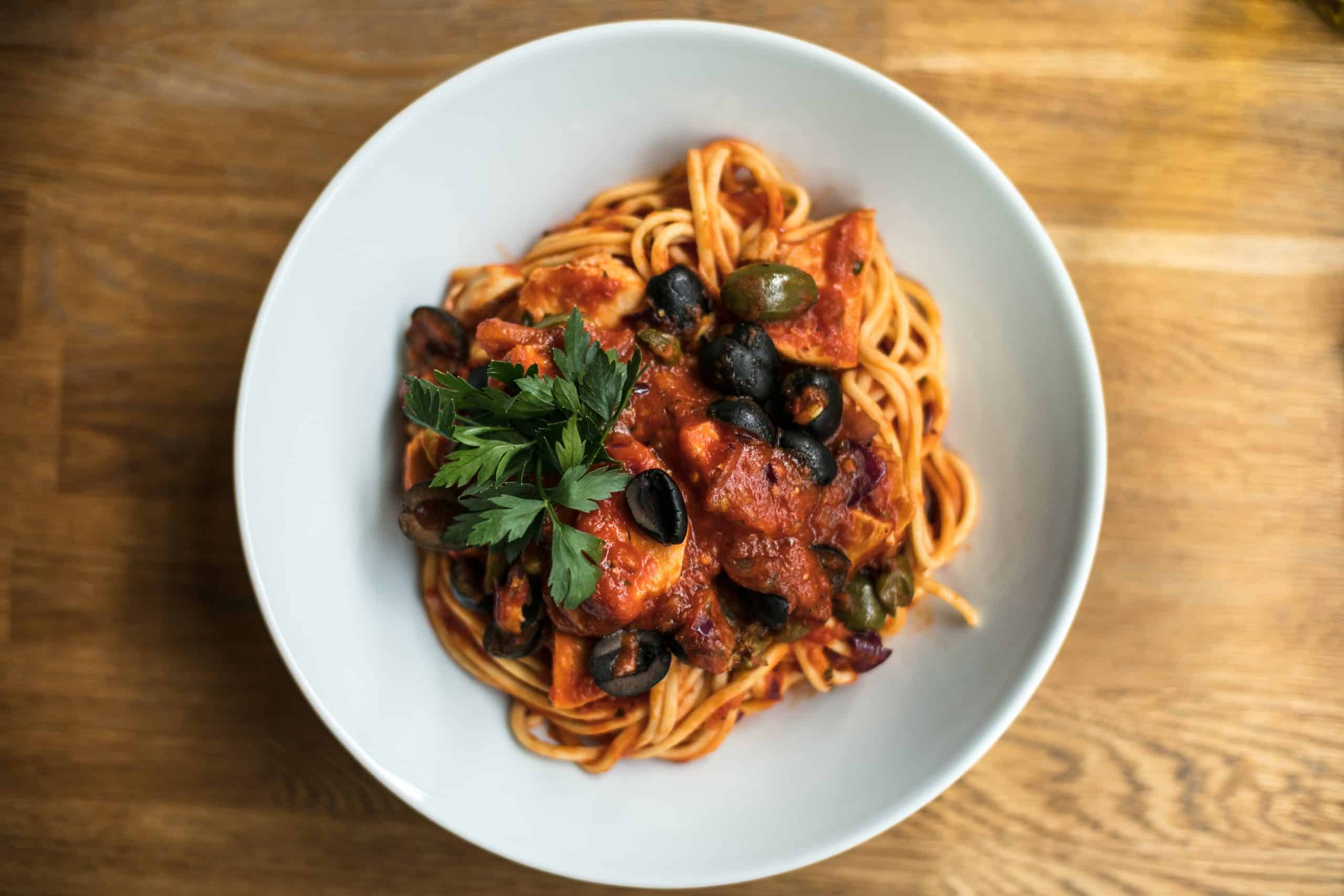 How to Make Spaghetti alla Puttanesca (Recipe Guide)