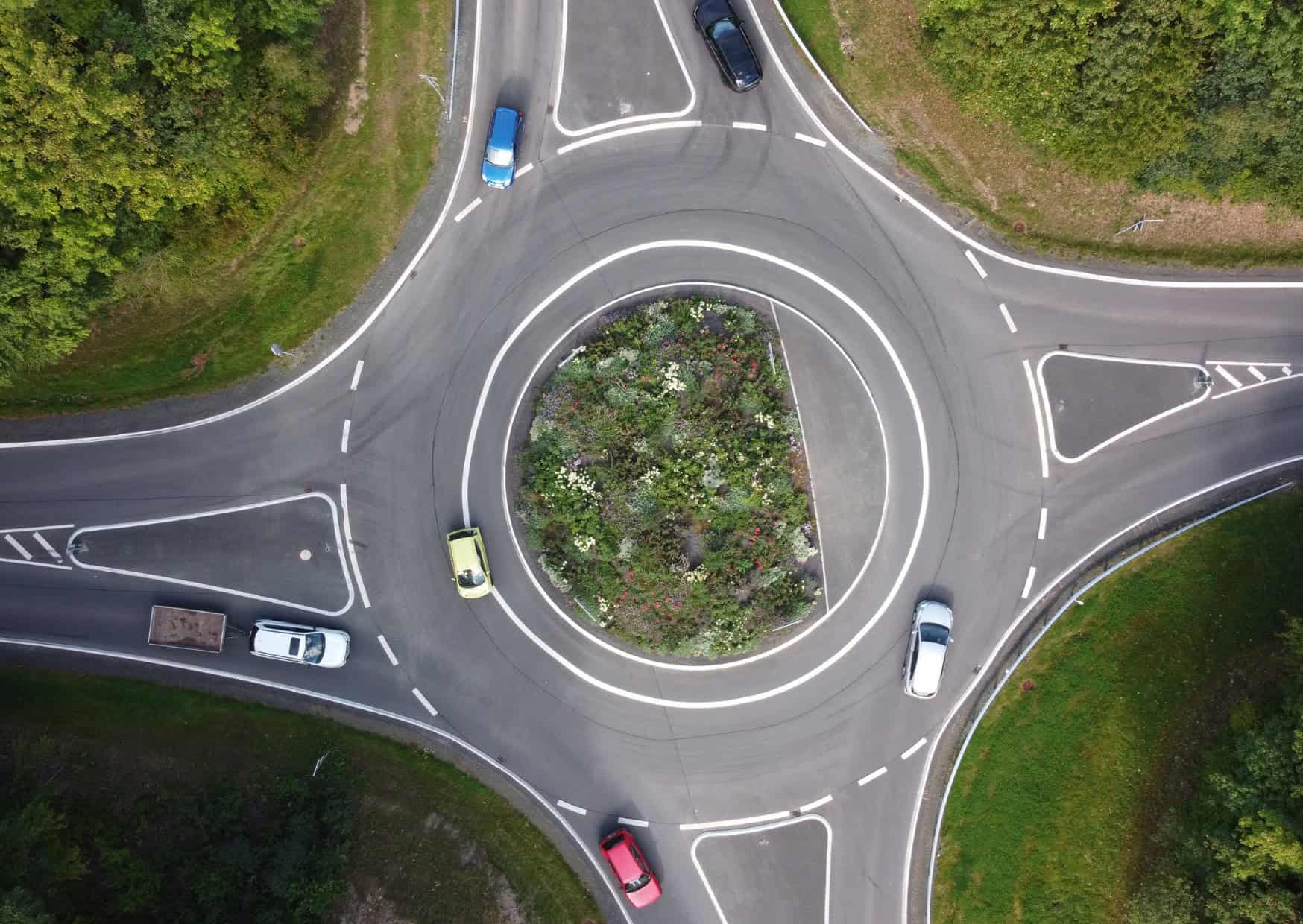 5 Driver Etiquette Rules Americans Flout in Europe (2)