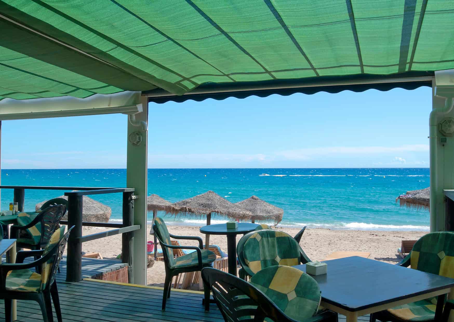 8 Beach Etiquette Shocks Americans Face in Spain 7