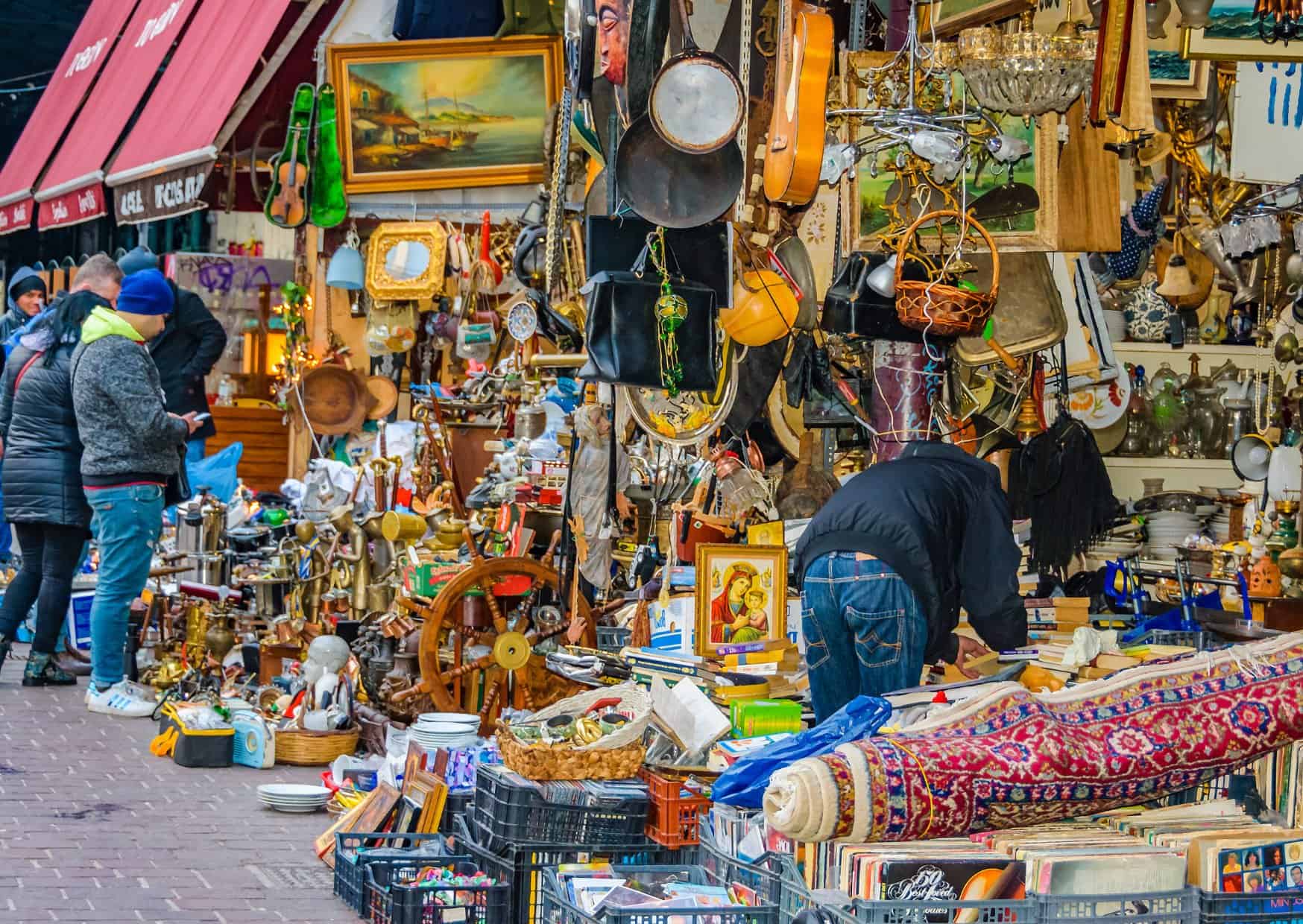Americans Overpay in Tourist Cities Because They Travel Like Tourists: 9 Secrets Europeans Use to Afford Expensive Tourist Cities 3 9 Ways Europeans Actually Afford Tourist Cities And Why Americans Get It Wrong 3