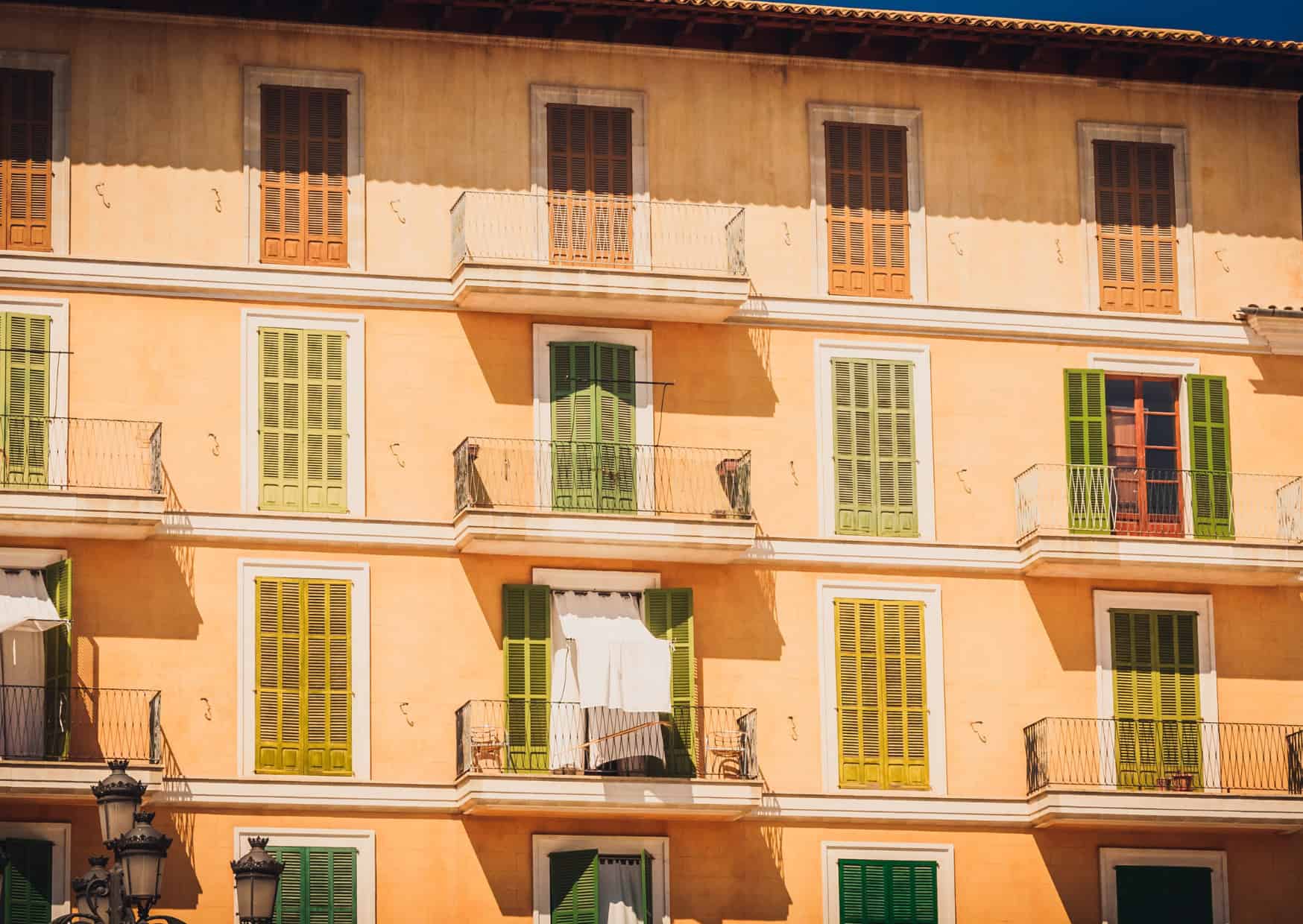 Reasons Europeans Refuse To Use Air Conditioning
