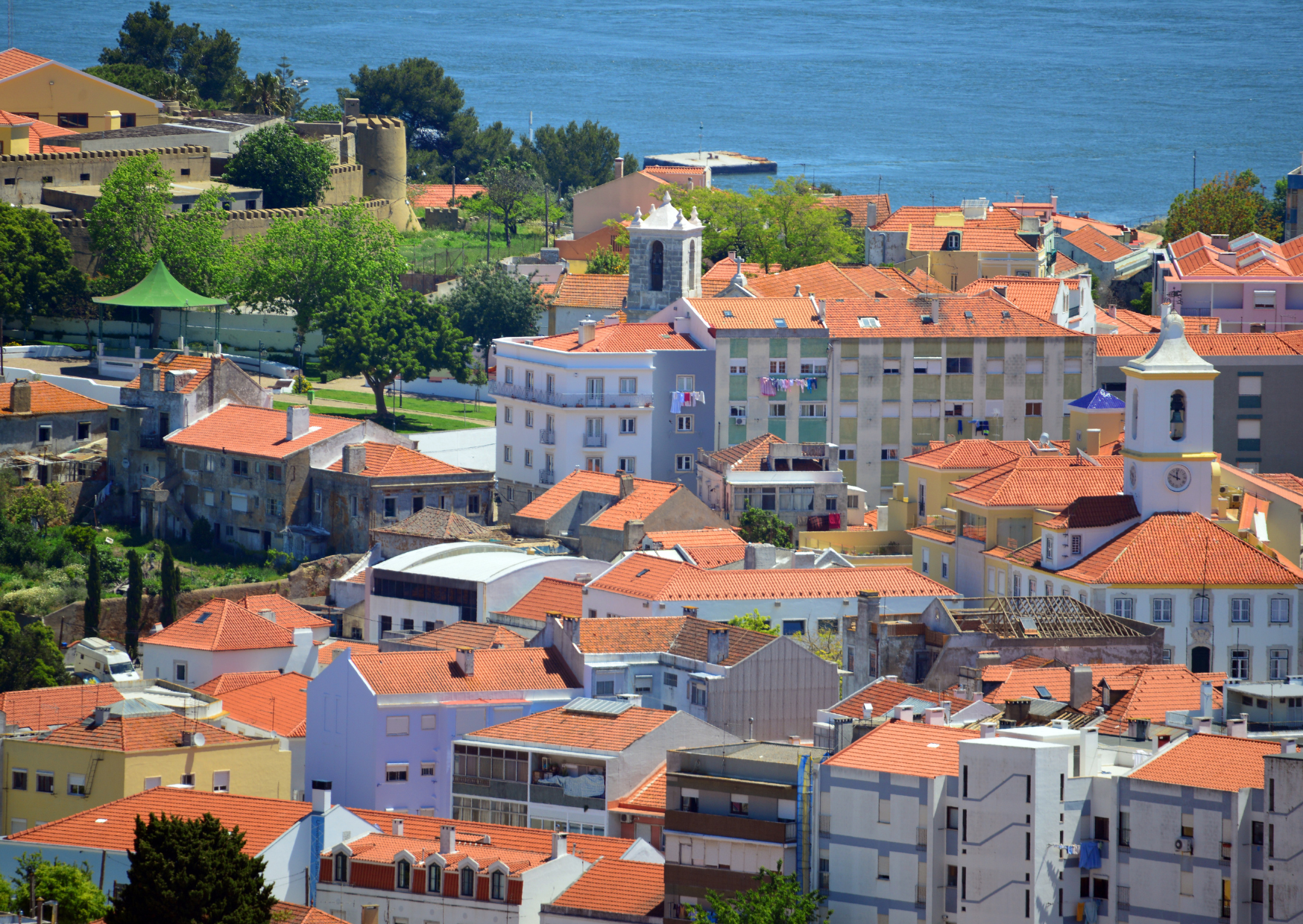 Almada Portugal 5