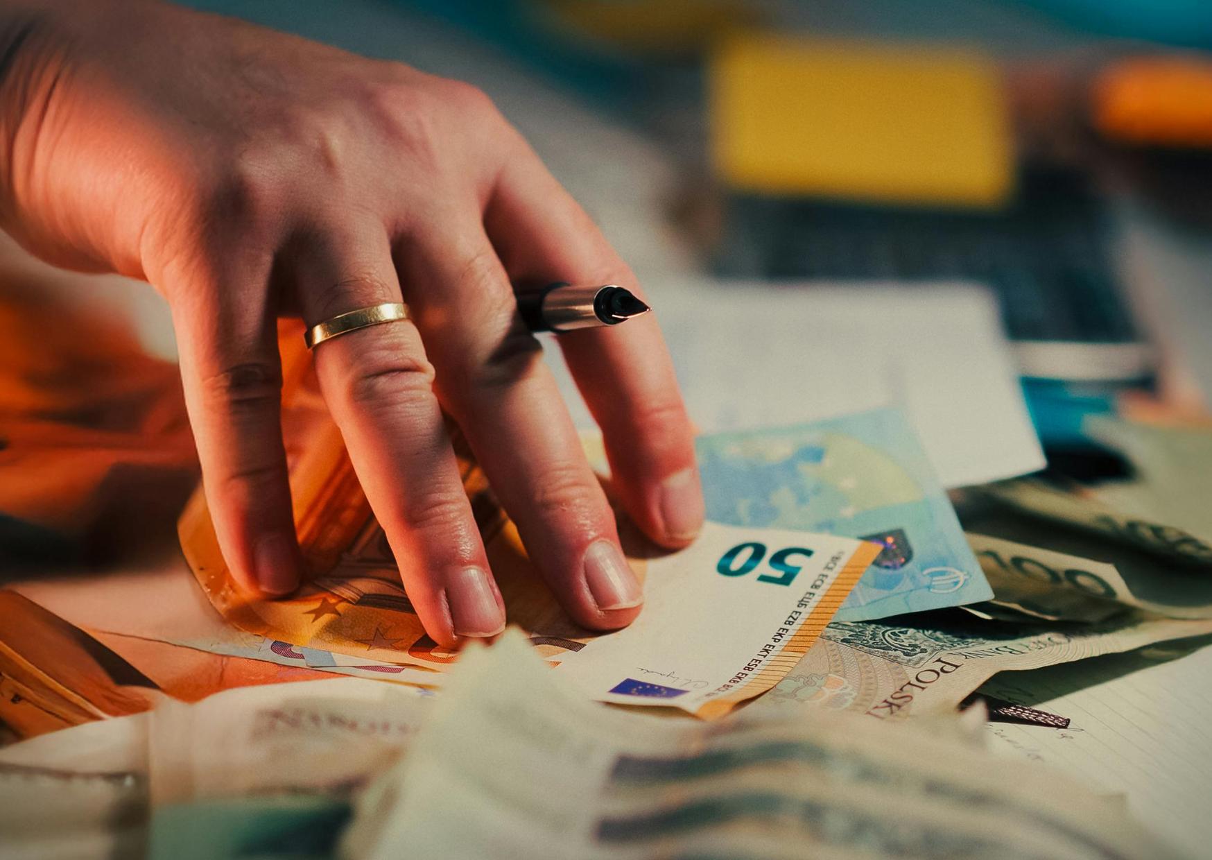 Europeans pay cash 3