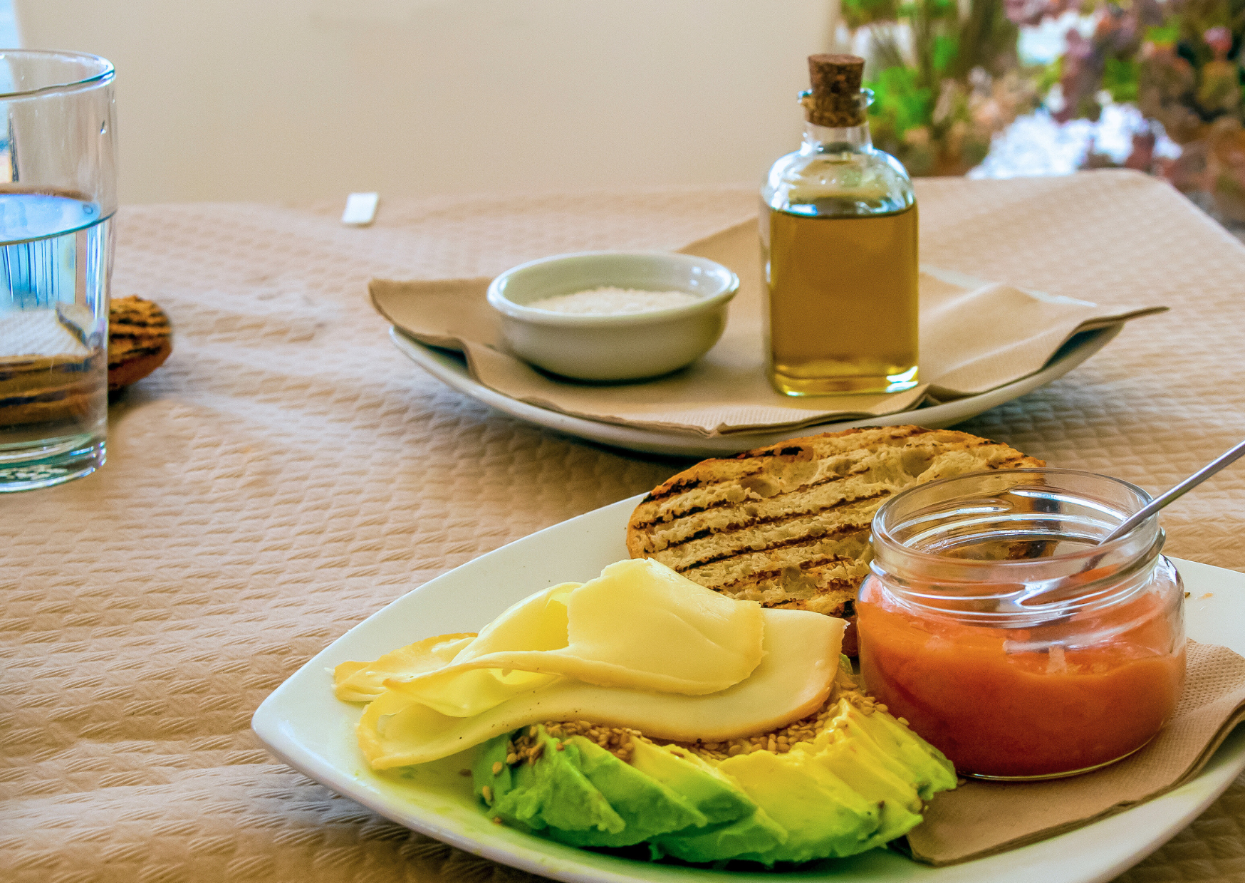 Spanish people eating breakfast 8